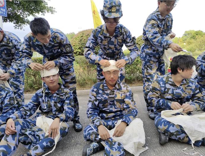 431761b3176f1585d4381c5bc86eb131